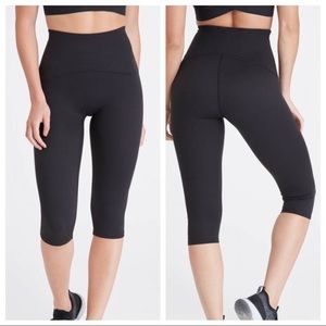 Spanx Booty Boost Active Knee Leggings (XL/Black)